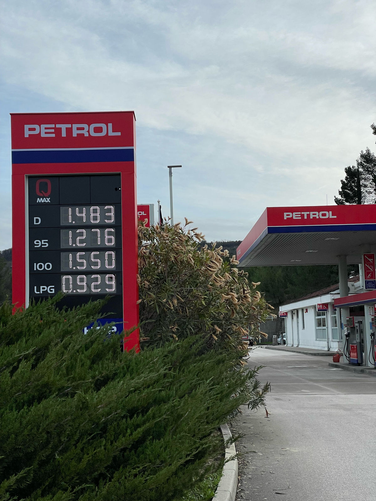 Ceny pohonných hmôt sú v Slovinsku priaznivé. A...