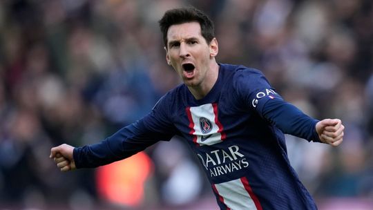 Trápiaci sa Paríž vykúpil Messi. O Neymara sa zaujíma anglická Chelsea