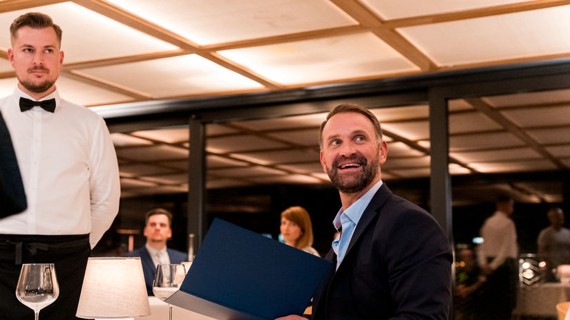 Záber zo seriálu Klamstvo.