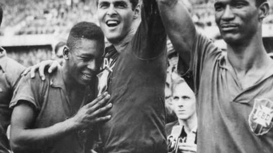 Američanov očaril Pelé. Urobil väčší boom ako Backham s Messim. Za kráľom futbalu stál Slovák
