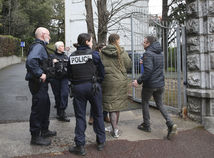 Francúzsko škola učiteľk dobodanie polícia