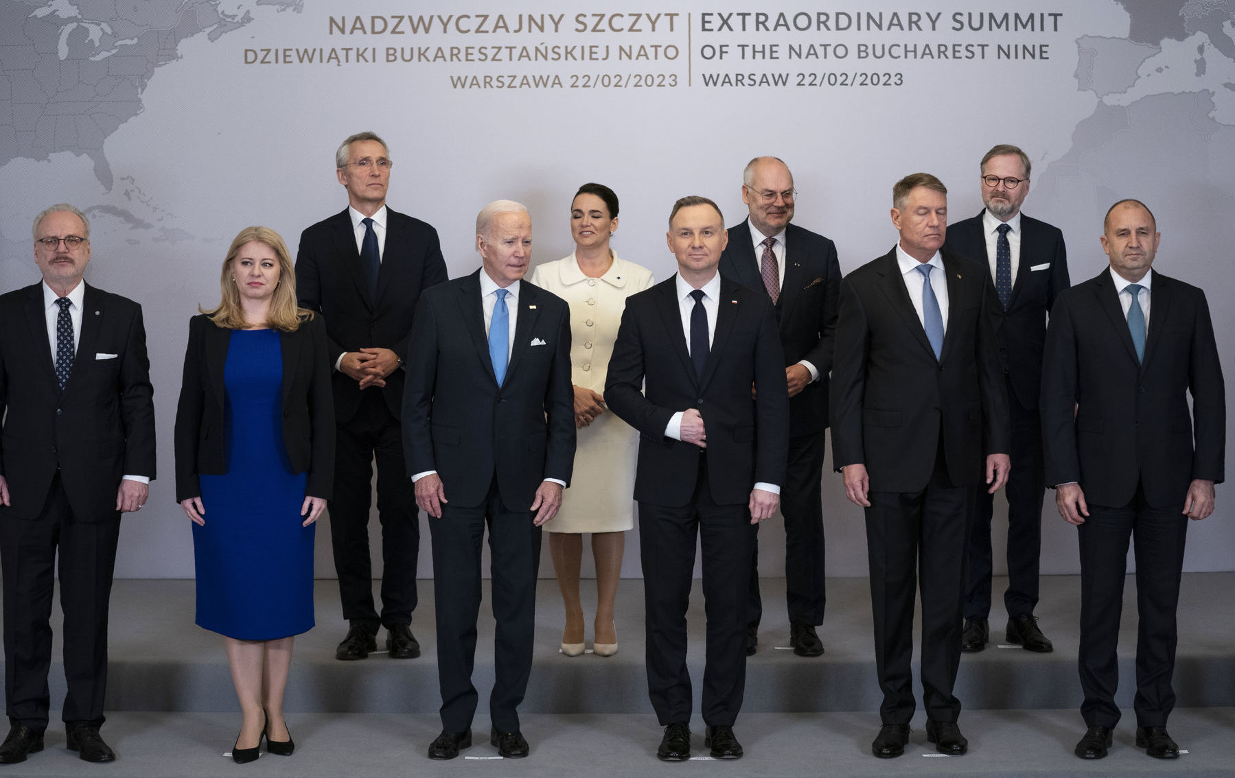 Americký prezident Joe Biden pózuje pre...