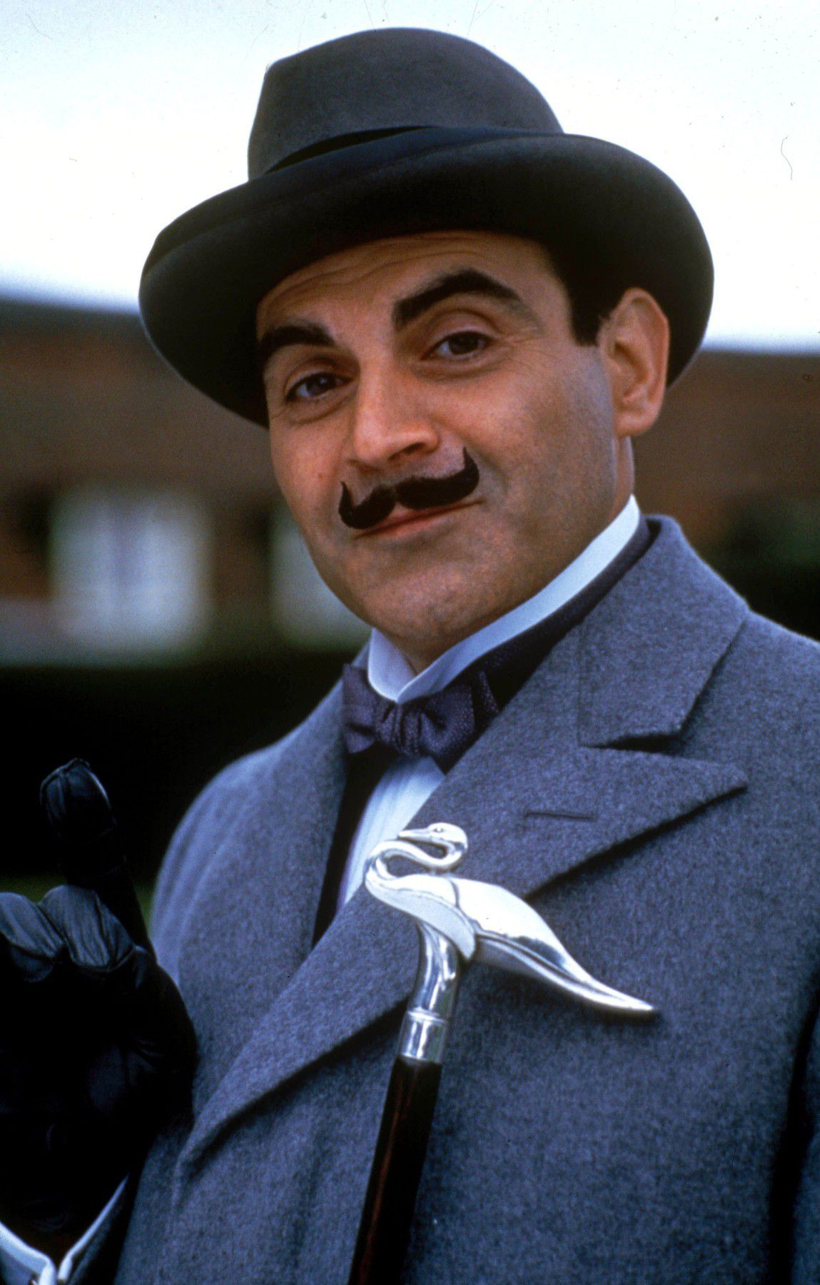 Hercula Poirota stvárnil David Suchet.