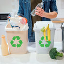 reciclare deșeuri, coșuri de gunoi, sortare deșeuri