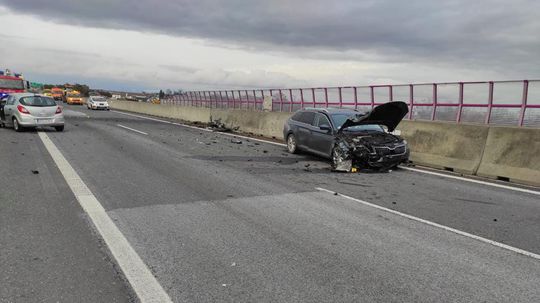 Zábery z nehody pri Poprade v nedeľu 26....