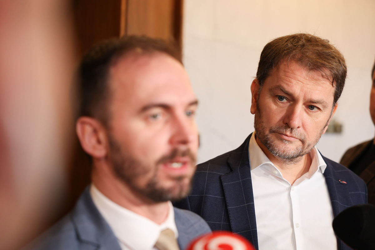 Poslanci OĽaNO Michal Šipoš (vľavo) a Igor Matovič