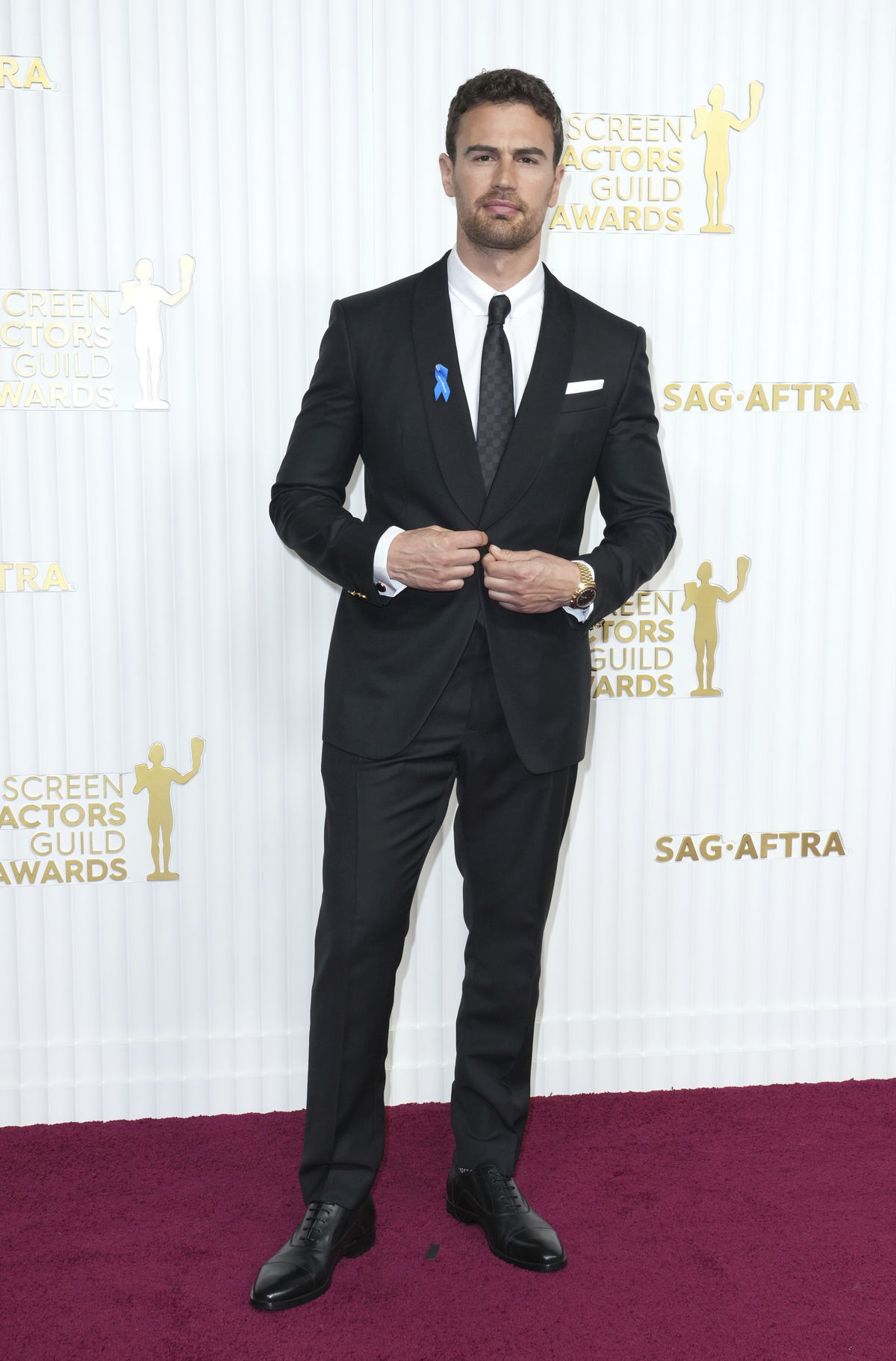 Theo James