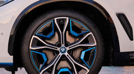 BMW iX5 Hydrogen Concept - 2023