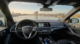 BMW iX5 Hydrogen Concept - 2023
