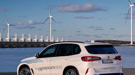 BMW iX5 Hydrogen Concept - 2023