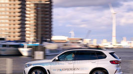 BMW iX5 Hydrogen Concept - 2023