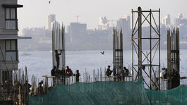 India, Bombaj, stavebníctvo robotníci budova