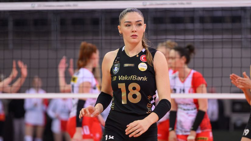 Zehra Günesová sa narodila 7. júla 1999, má 197...