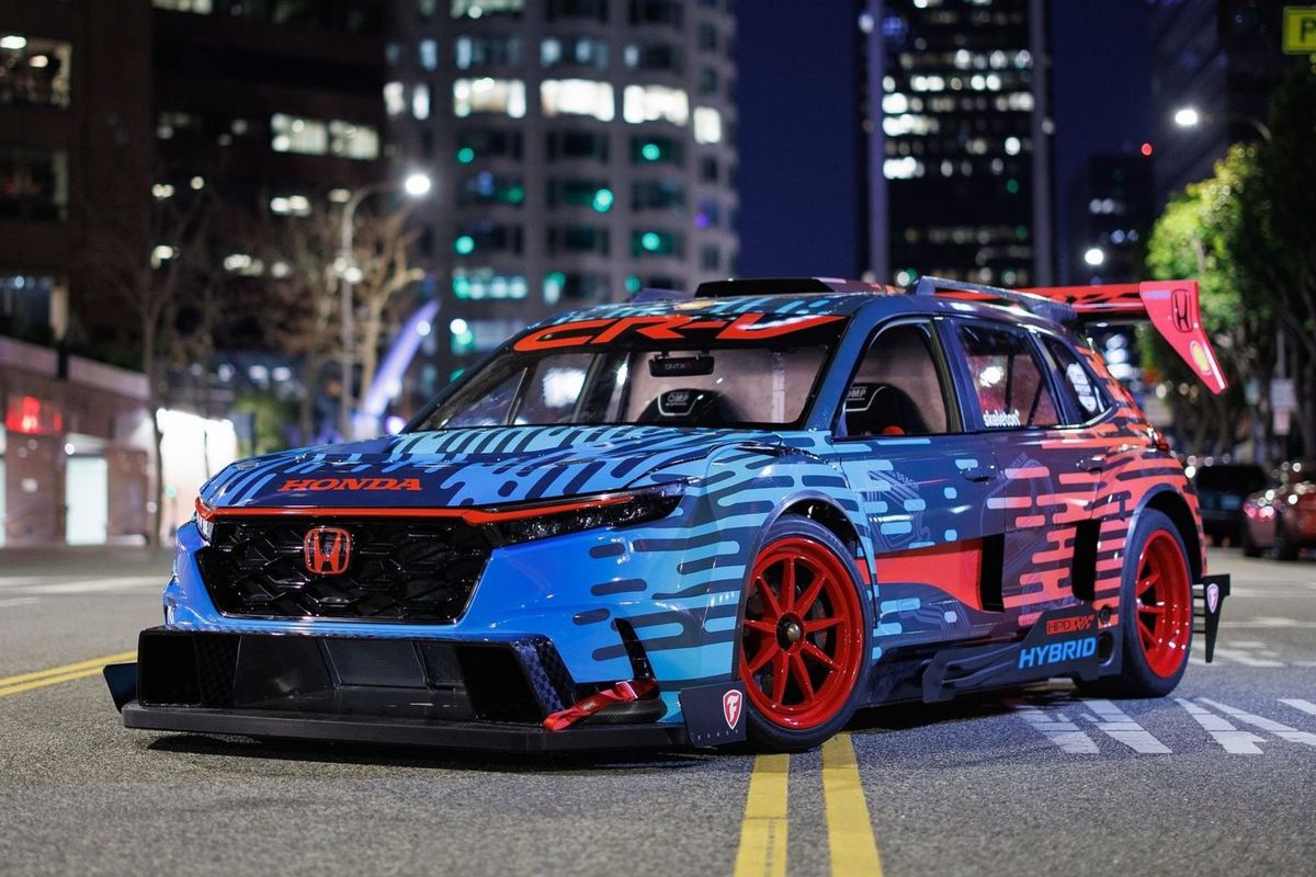 Honda CR-V Hybrid Racer síce čiastočne používa...