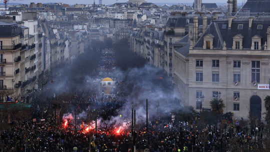 Celkovo 260 zhromaždení: Proti reforme dôchodkov protestoval milión Francúzov