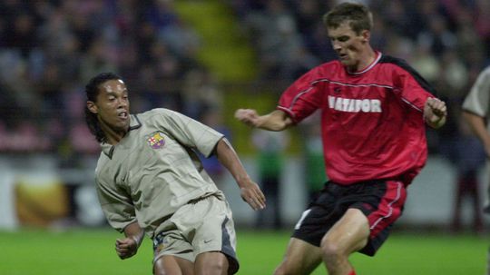 Dvadsať rokov od senzácie. Barcelona s Ronaldinhom si neporadila s Púchovom. Gólový hrdina: Hviezdy sme poriadne nahnevali