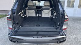 BMW X7 M60i xDrive (2023)