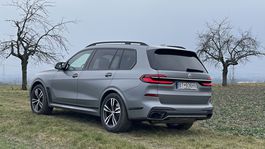 BMW X7 M60i xDrive (2023)