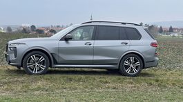 BMW X7 M60i xDrive (2023)