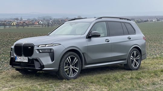 BMW X7 M60i xDrive (2023)
