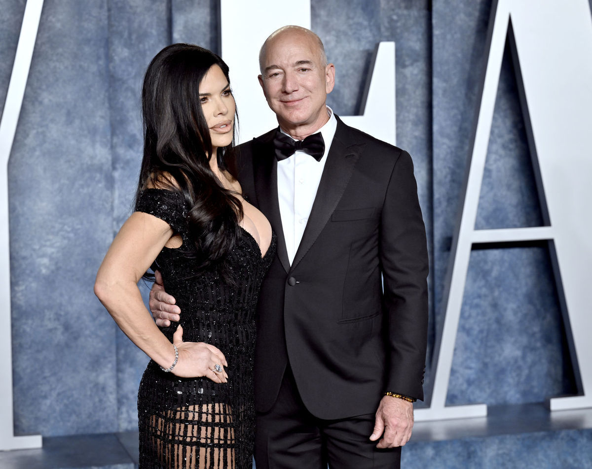 Miliardár Jeff Bezos a jeho partnerka Lauren...