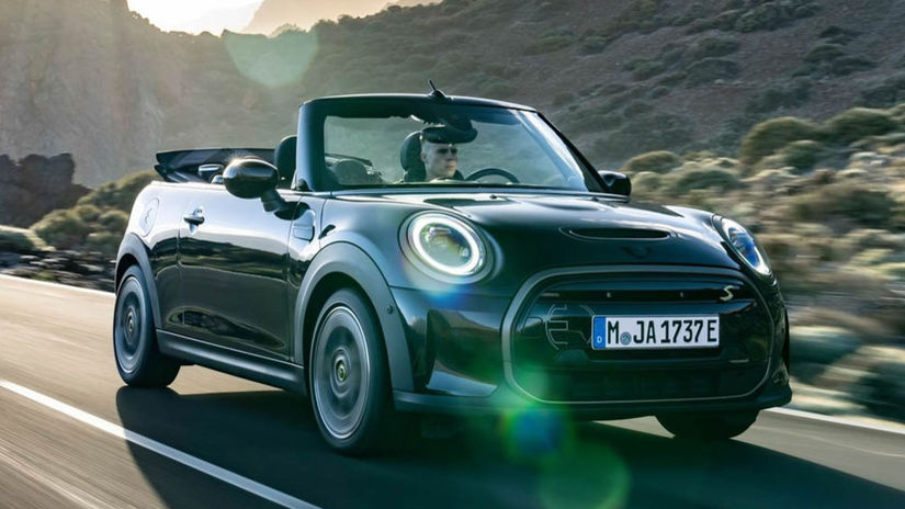 Otvorené elektrické Mini poňala automobilka ako...