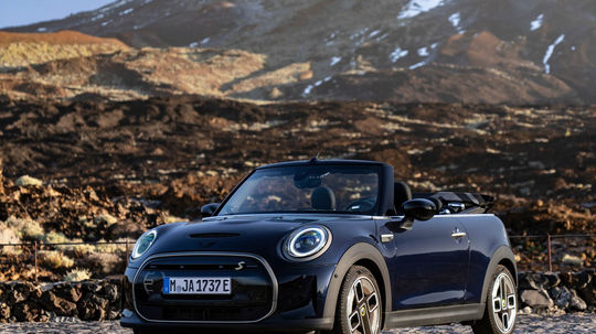 Mini Cooper SE Convertible - 2023