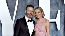 Moderátor Jimmy Kimmel a jeho manželka Molly McNearney.