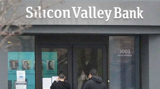 USA banka SVB zatvorenie problémy finančné