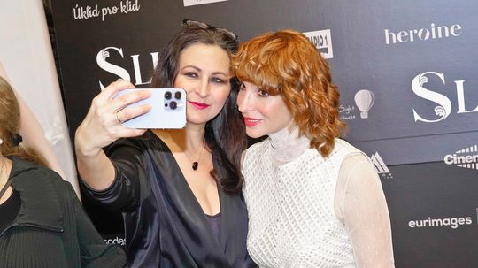 Režisérka Mariana Čengel Solčanská (vľavo) a...