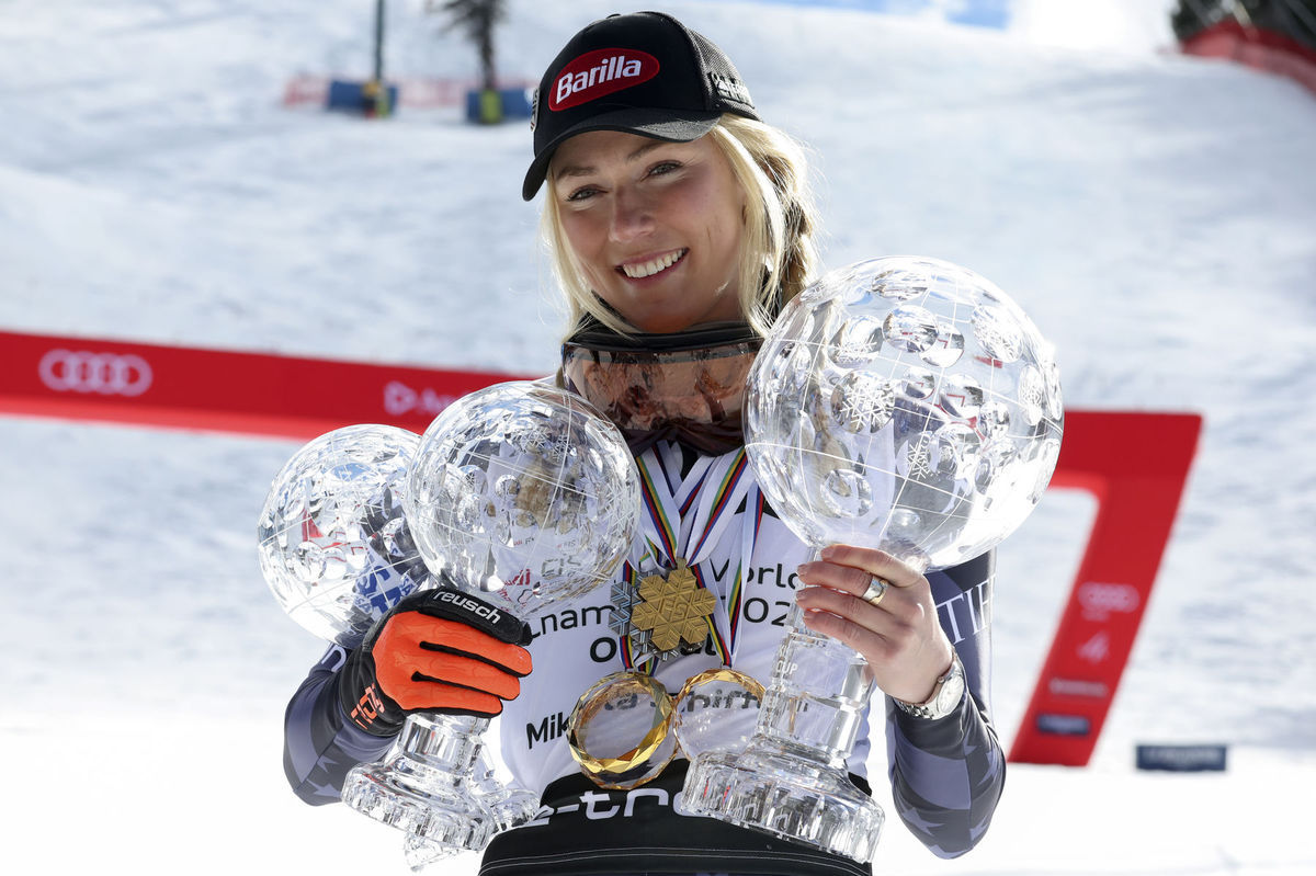 Mikaela Shiffrinová s malými glóbusmi za slalom...