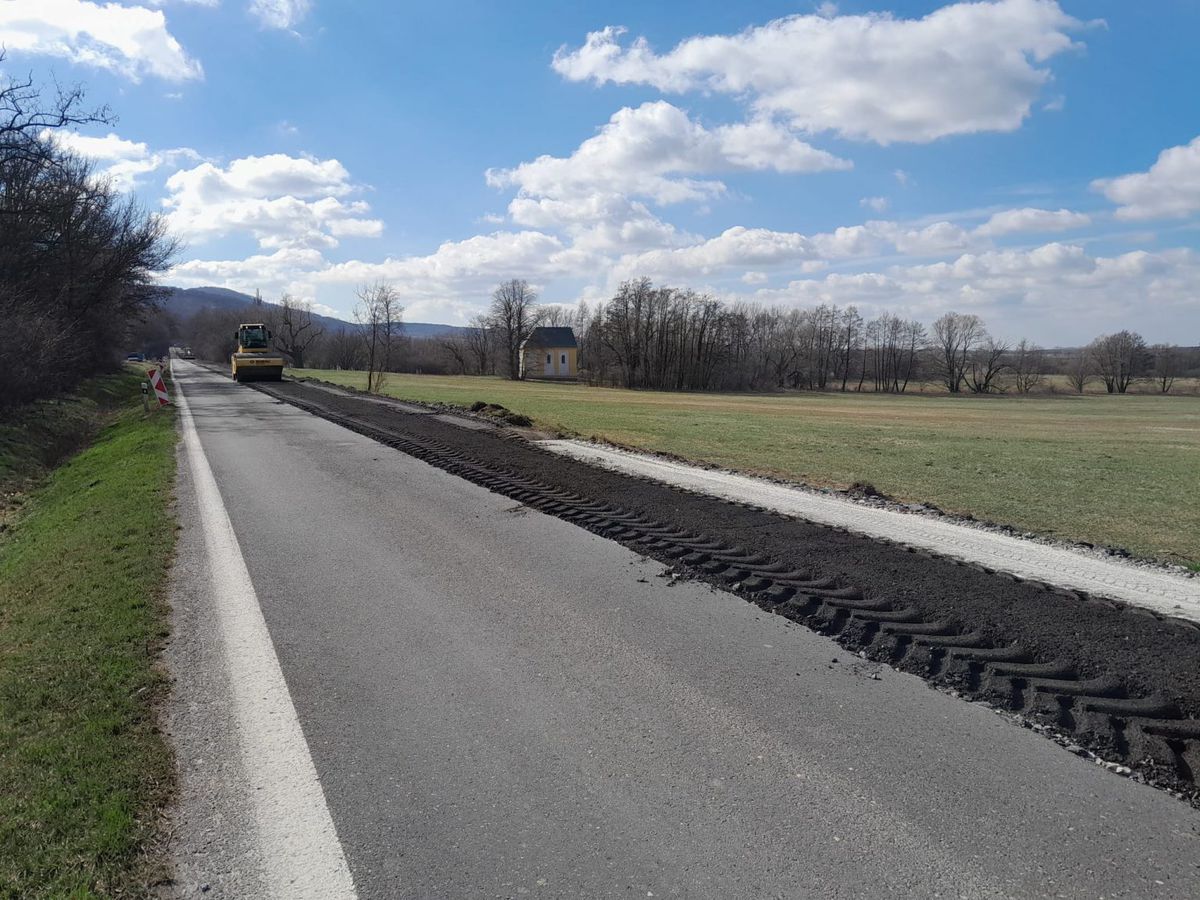 Cesta sa opravuje technológiou recyklácie za...