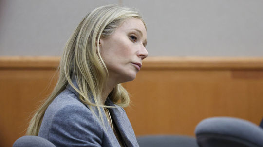 Gwyneth Paltrowovú zažaloval muž, s ktorým sa zrazila na lyžiach. Akú sumu žiada od hollywoodskej hviezdy?