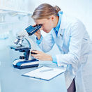 žena, mikroskop, výskum, vedkyňa