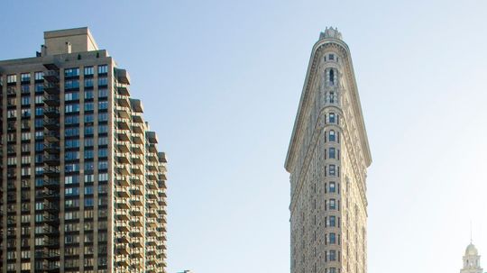 Kupec si vydražil slávny mrakodrap na Manhattane, keď prišlo na platenie... Čo bude so 'Žehličkou'?