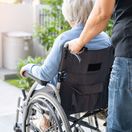 invalidný vozík, imobilita, senior, seniorka