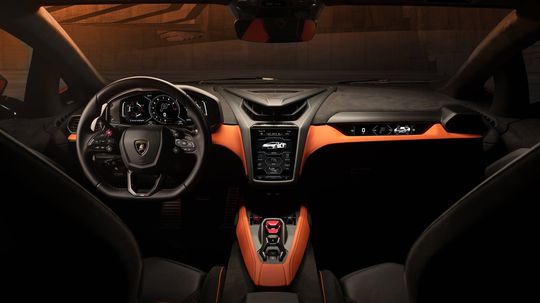 Lamborghini Revuelto - 2023