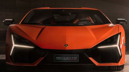 Lamborghini Revuelto - 2023