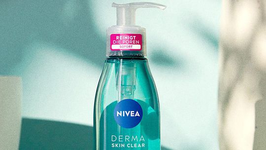 NIVEA Čistiaci pleťový gél DERMA SKIN CLEAR,...