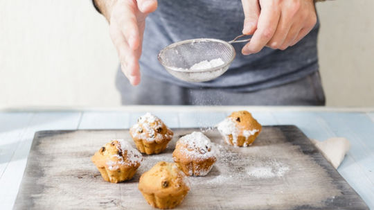 Ako si doma jednoducho urobiť práškový cukor