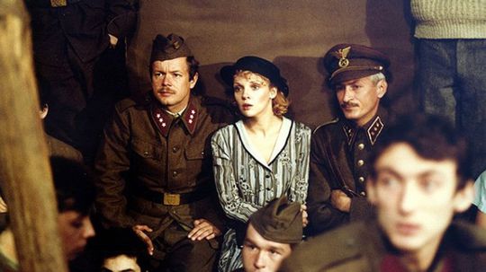 Vlado Černý, Zdena Studenková a vpravo vpredu...