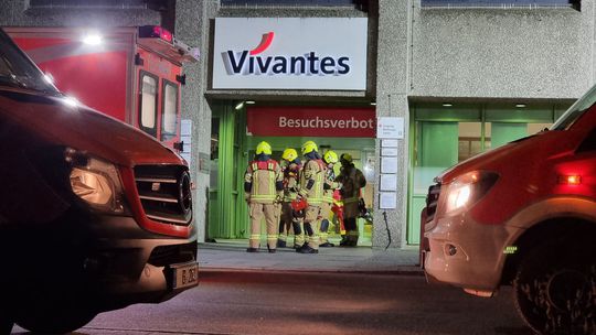 Požiar kliniky v Berlíne, pri ktorom sa vážne zranili štyria ľudia, bol podľa zistení založený úmyselne 