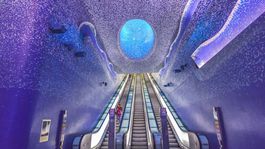 Neapol, metro, eskalátor, schody, podzemie, Toledo