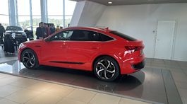 Audi Q8 e-tron (2023)
