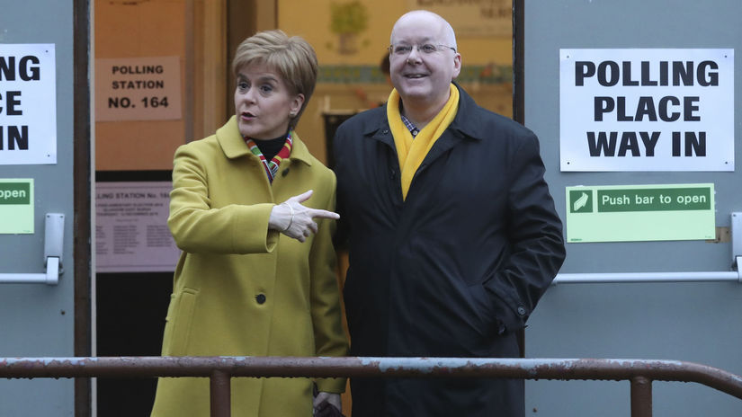 Británia Škótsko Sturgeonová manžel zatknutie...