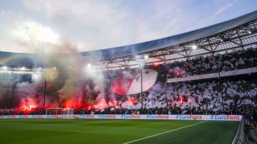 Fanúšikovia Feyenoordu pred zápasom s Ajaxom.