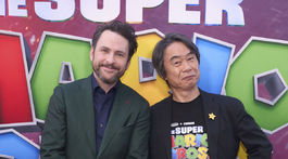Herci Shigeru Miyamoto (vľavo) a Charlie Day.
