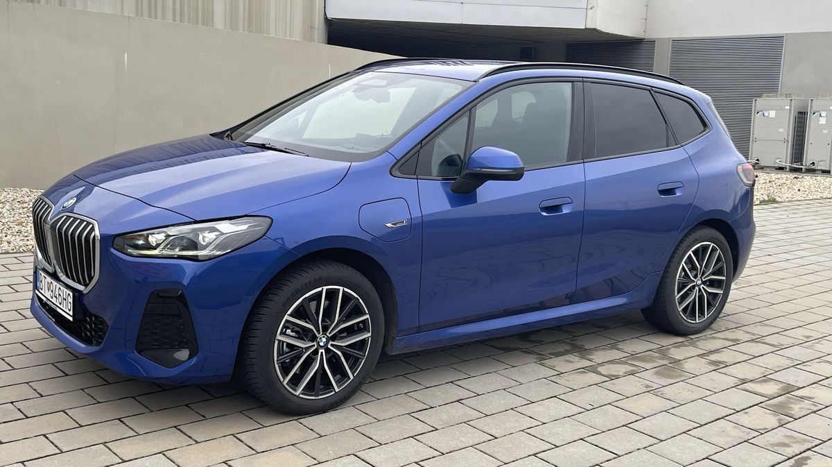 Povedali by ste na toto auto, že má pod kapotou...