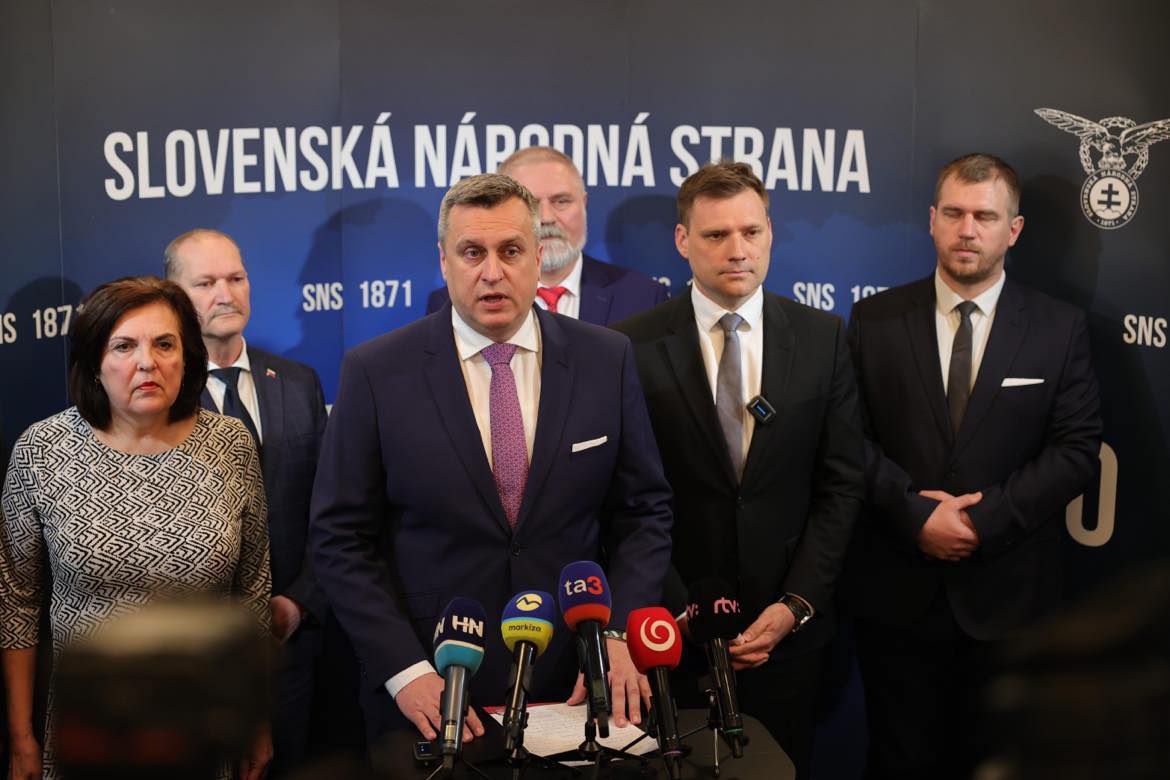 Líder SNS Andrej Danko sa spája s Tomášom...