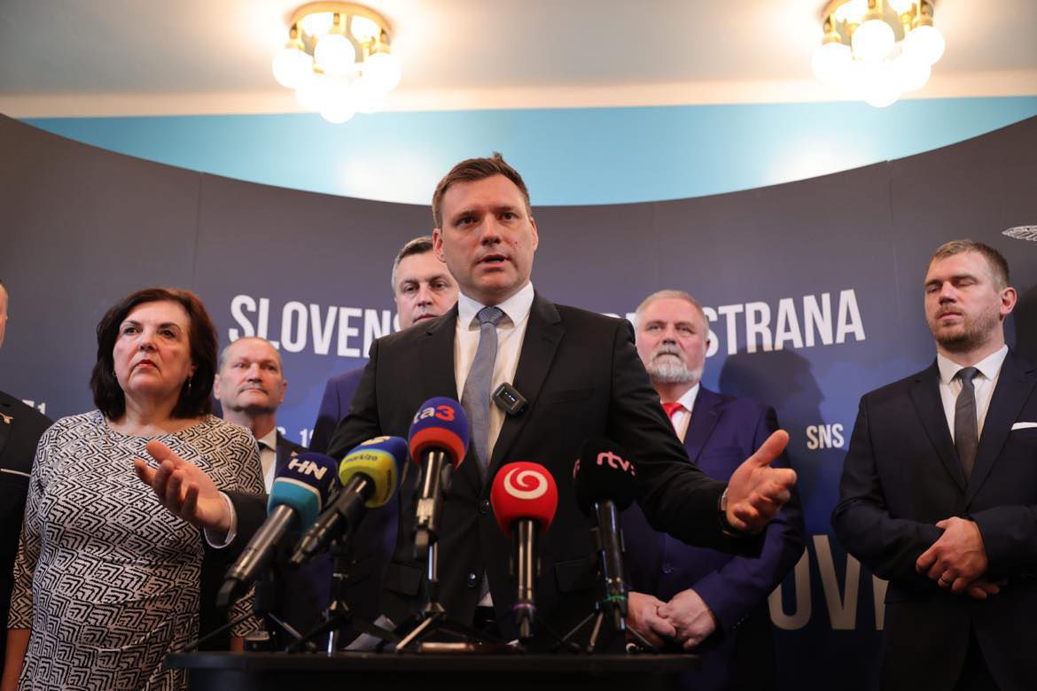 Líder SNS Andrej Danko sa spája s Tomášom...